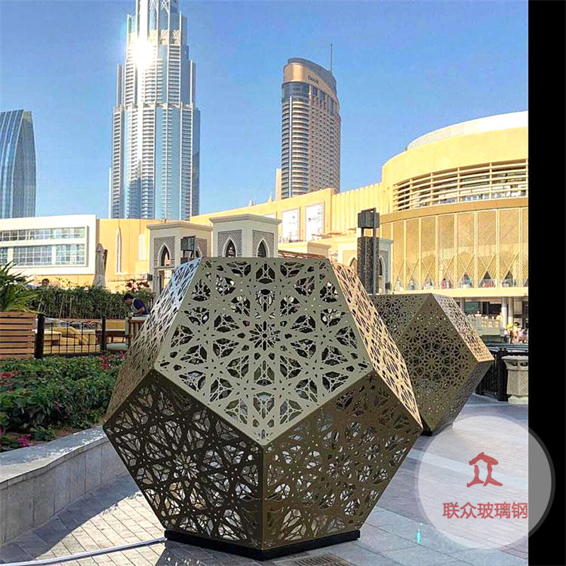 定制不銹鋼雕塑幾何切面鏡面鏤空鹿雕塑動(dòng)物景觀公園戶(hù)外裝飾擺件