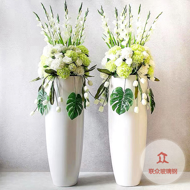 深圳玻璃鋼工廠制作玻璃鋼雕塑要點(diǎn)都有哪些？